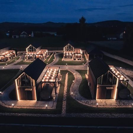 Village Resort Sauna & Jacuzzi & Netflix Tworkowa エクステリア 写真