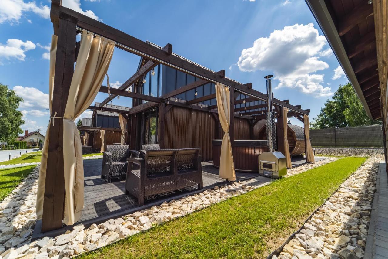 Village Resort Sauna & Jacuzzi & Netflix Tworkowa エクステリア 写真