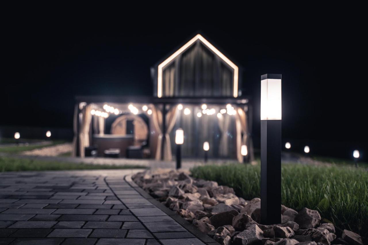 Village Resort Sauna & Jacuzzi & Netflix Tworkowa エクステリア 写真