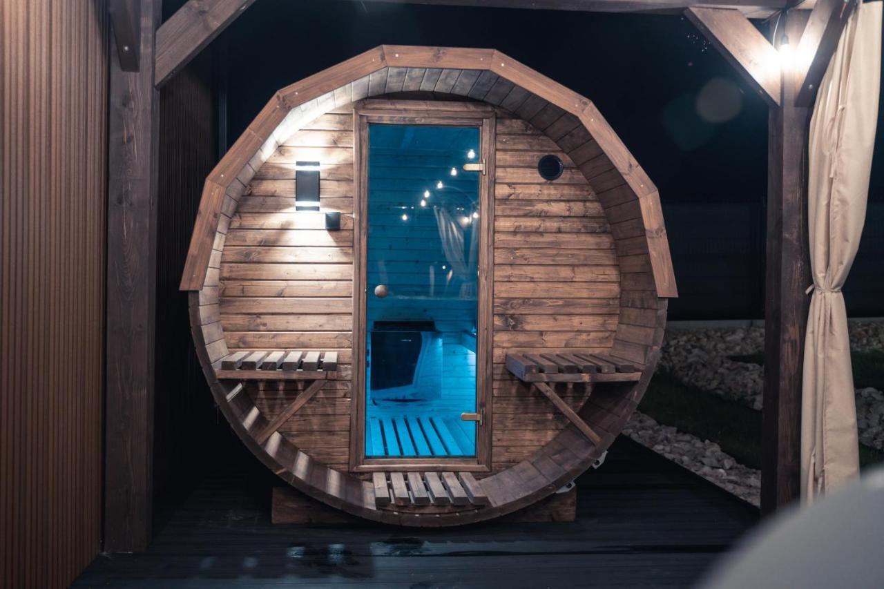 Village Resort Sauna & Jacuzzi & Netflix Tworkowa エクステリア 写真