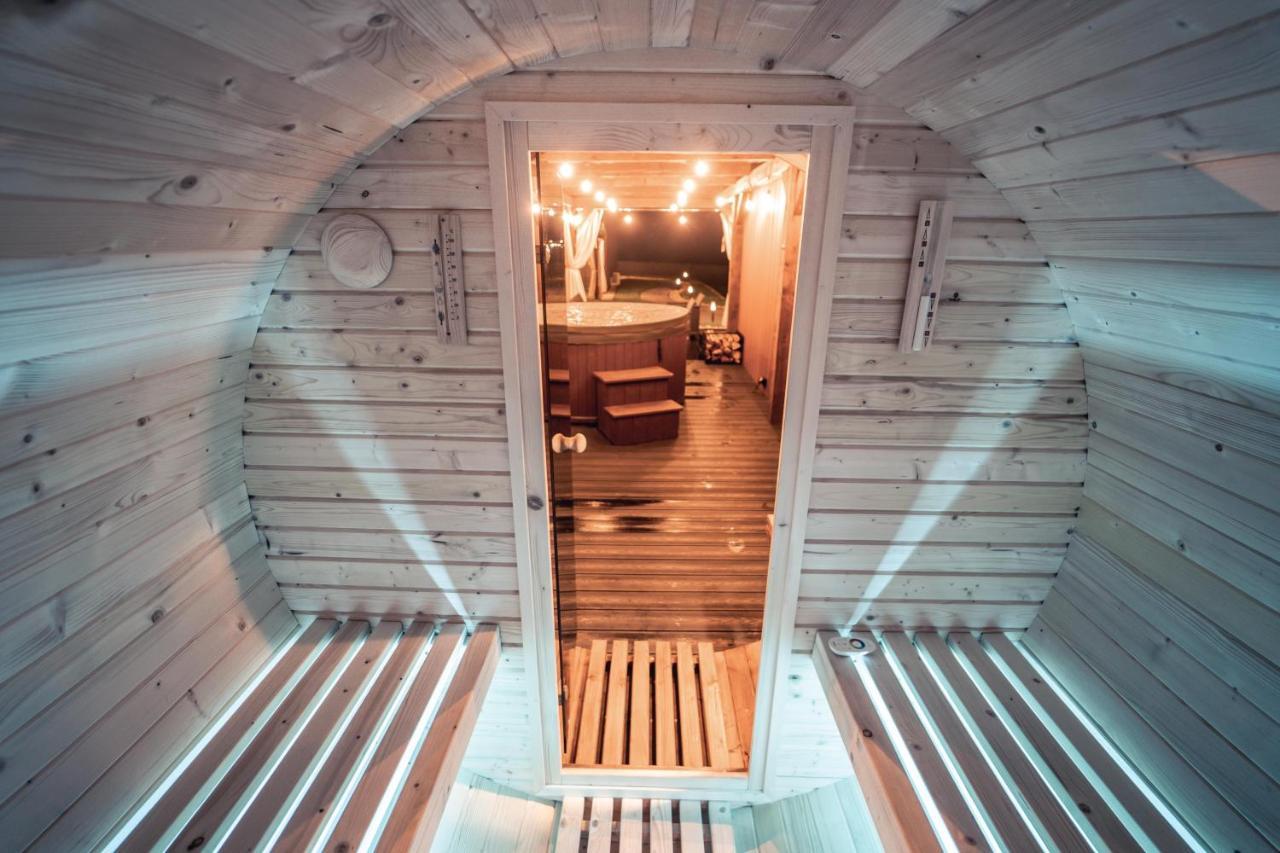 Village Resort Sauna & Jacuzzi & Netflix Tworkowa エクステリア 写真