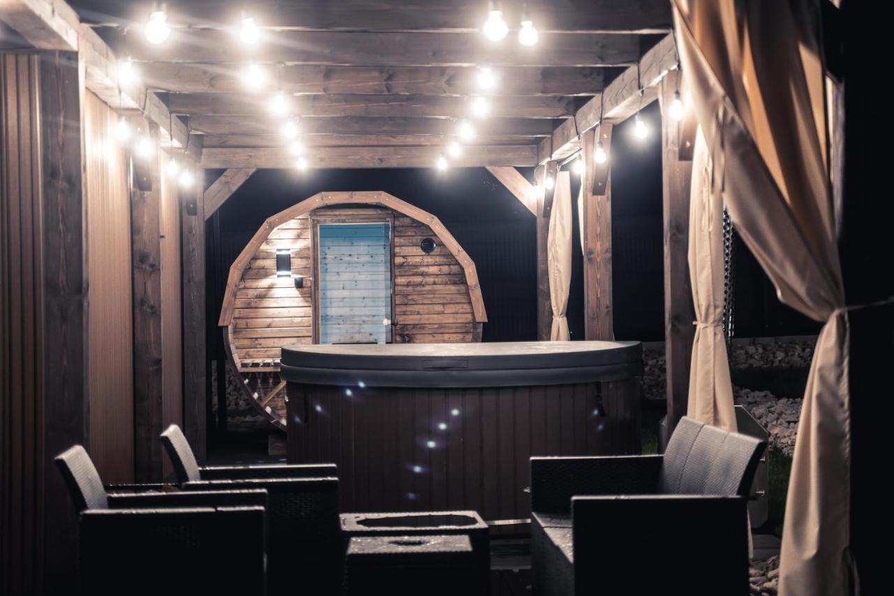 Village Resort Sauna & Jacuzzi & Netflix Tworkowa エクステリア 写真