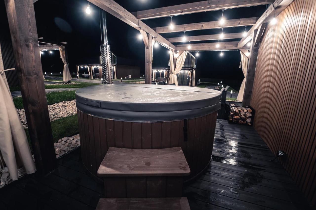 Village Resort Sauna & Jacuzzi & Netflix Tworkowa エクステリア 写真
