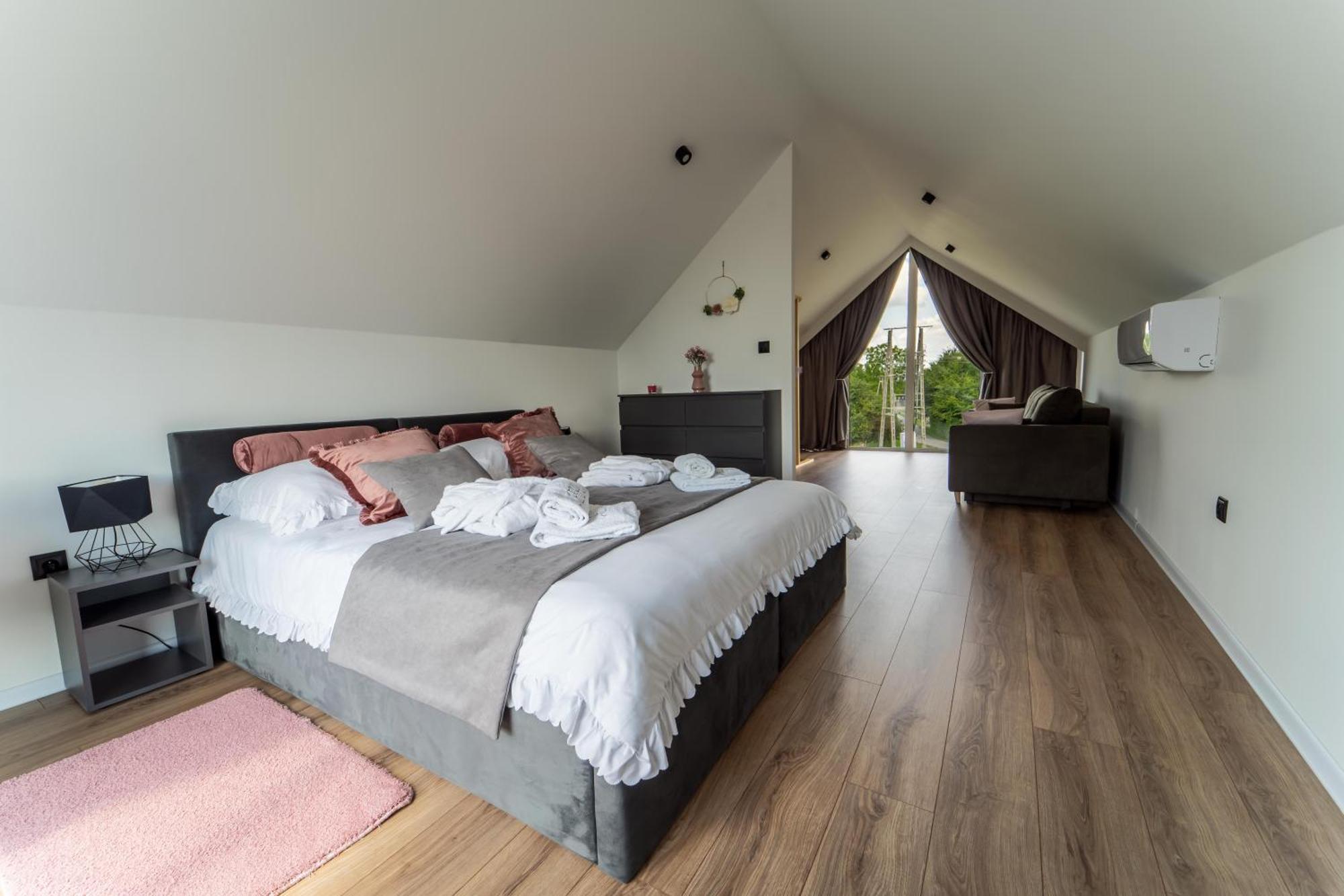 Village Resort Sauna & Jacuzzi & Netflix Tworkowa 部屋 写真