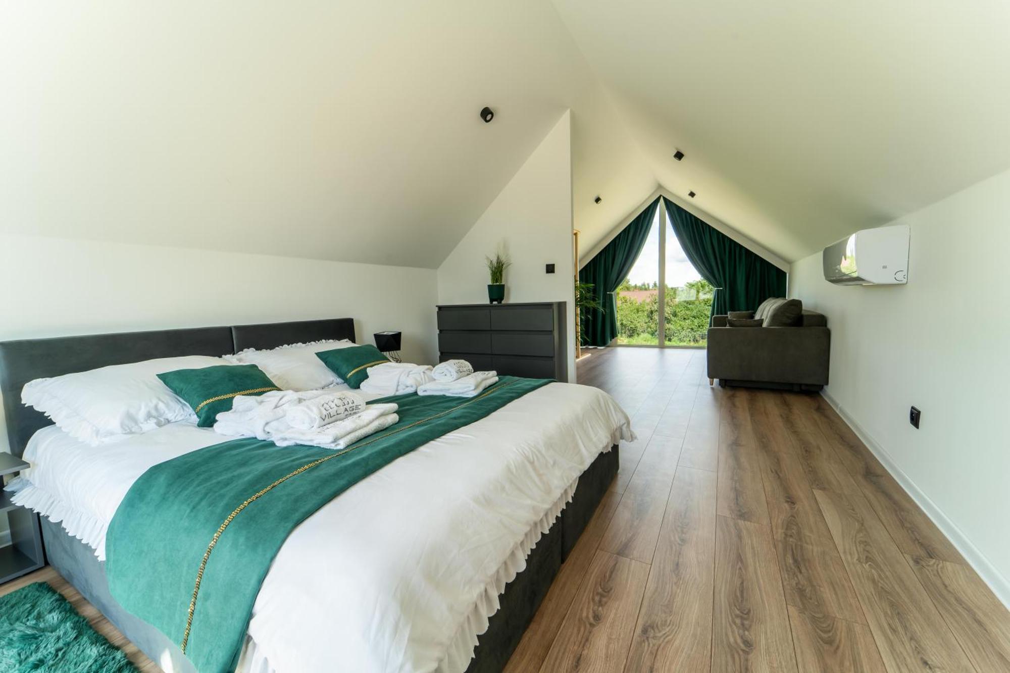 Village Resort Sauna & Jacuzzi & Netflix Tworkowa 部屋 写真